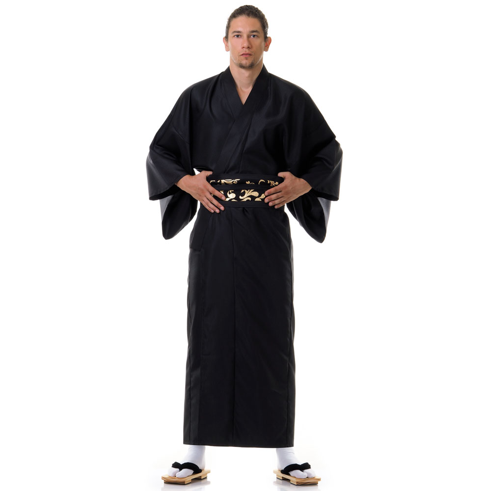 Мужчина в кимоно